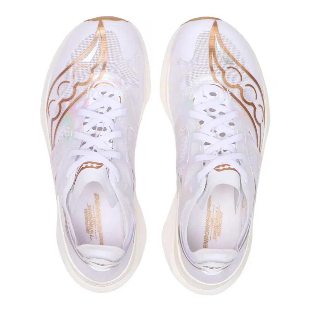 써코니 엔돌핀 엘리트 러닝화